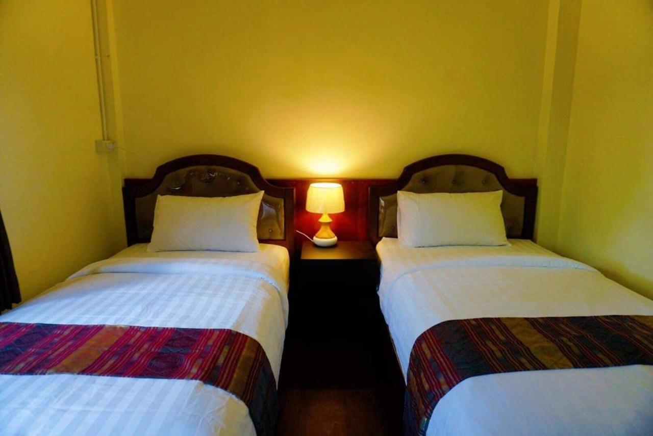 Punyin Hotel Inthanon -ปั้นหยิ่น โฮเทล チョームトーン エクステリア 写真